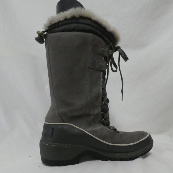 SOREL | size 10 | Grey Winter Boots with Faux Fur Trim - Picture 10 of 12